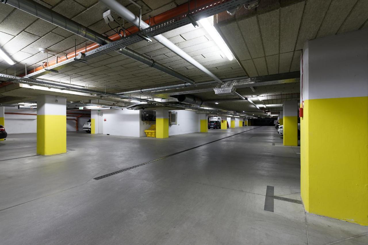 Art Apartament Parking By Impero Poznań Exteriör bild